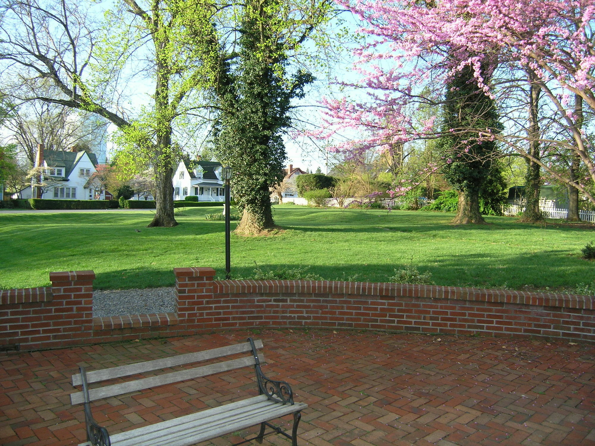 The Carriage Inn Bed And Breakfast Charles Town Exterior foto