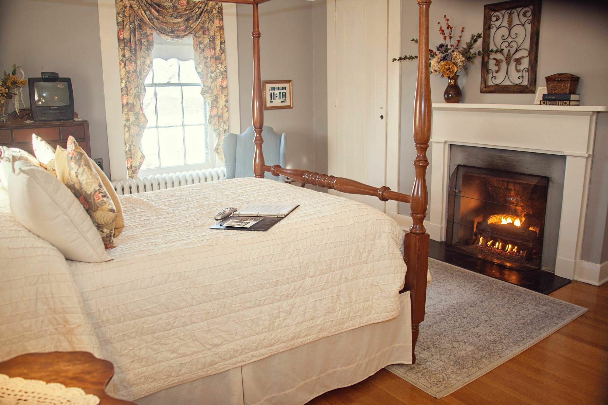 The Carriage Inn Bed And Breakfast Charles Town Exterior foto