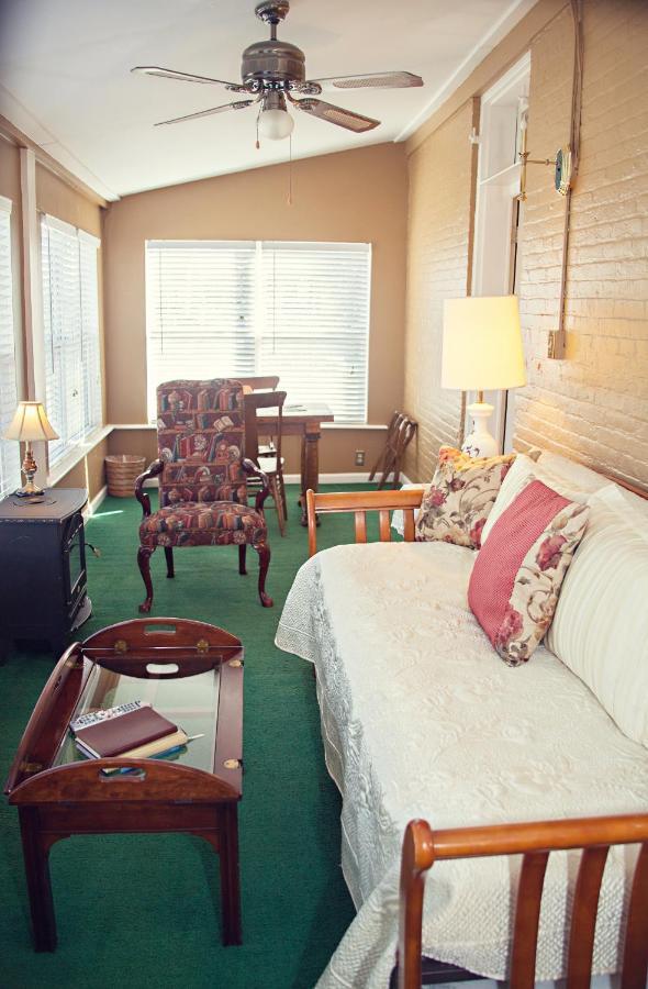 The Carriage Inn Bed And Breakfast Charles Town Zimmer foto
